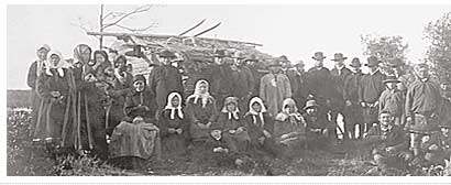 Lapps at the church in Inari in1898. Photographer J.J. Sederholm. GTK.